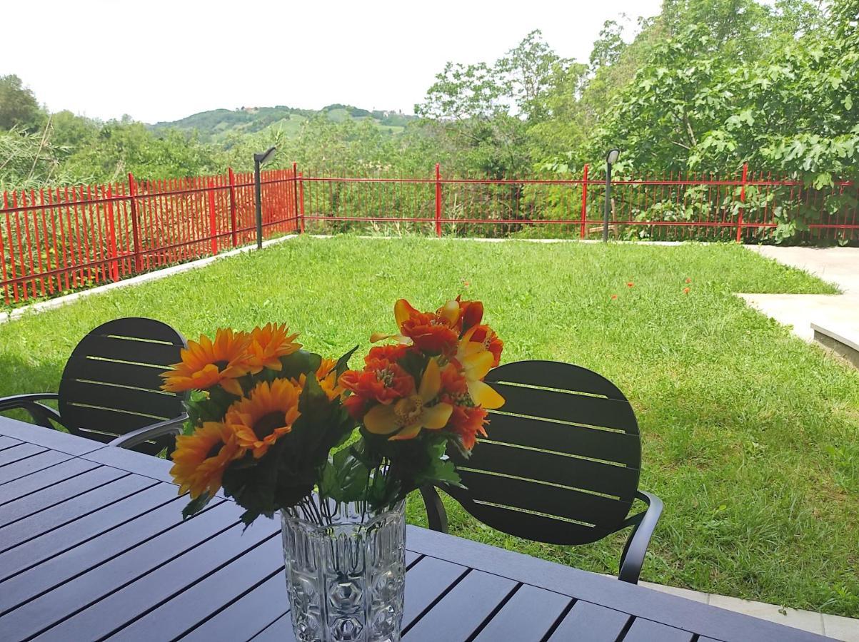 Oasi Del Monferrato - Appartamento Rosso Mombercelli Buitenkant foto